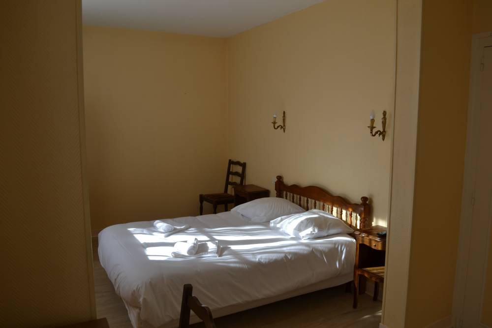 chambre-8_2-min.jpg