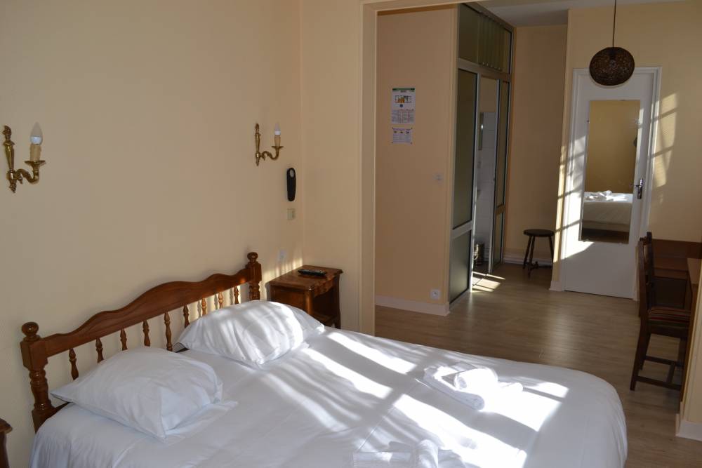 chambre-8_9 (1)-min.jpg